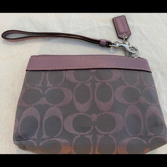 Coach Women’s Light Purple Wristlet Handbag Purse Clutch Canvas Logo - Picture 2 of 7